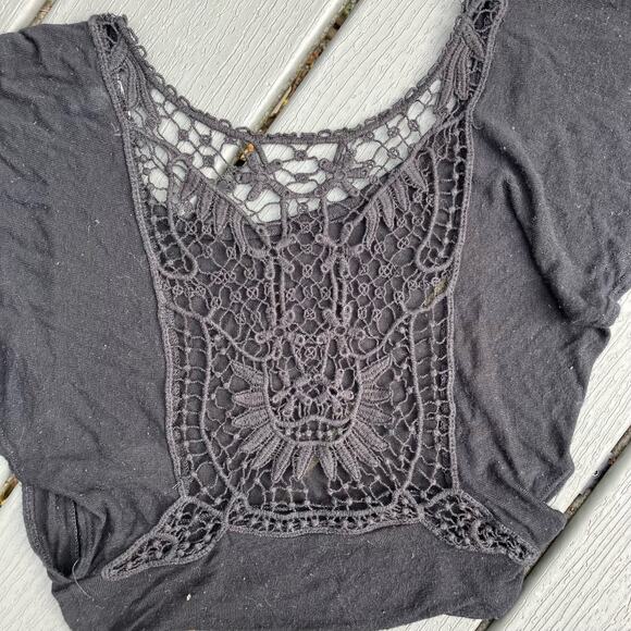 Black sheer crop top flutter sleeve crochet back dELiA's whimsigoth Y2K boho - Picture 2 of 6